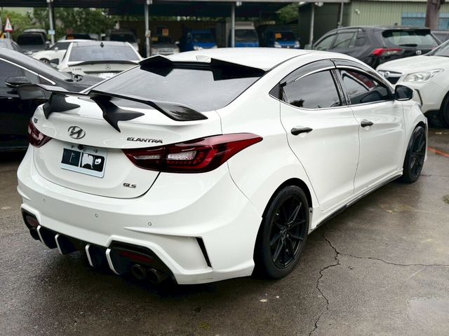 HYUNDAI現代 ELANTRA  第3張相片