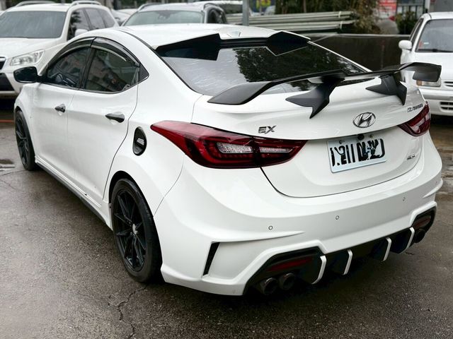 HYUNDAI現代 ELANTRA  第4張相片