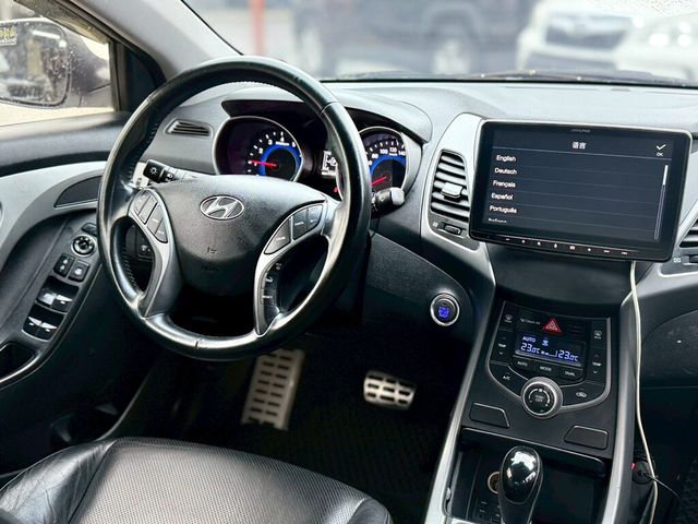 HYUNDAI現代 ELANTRA  第5張相片