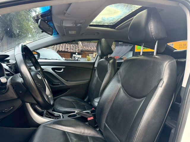 HYUNDAI現代 ELANTRA  第6張相片