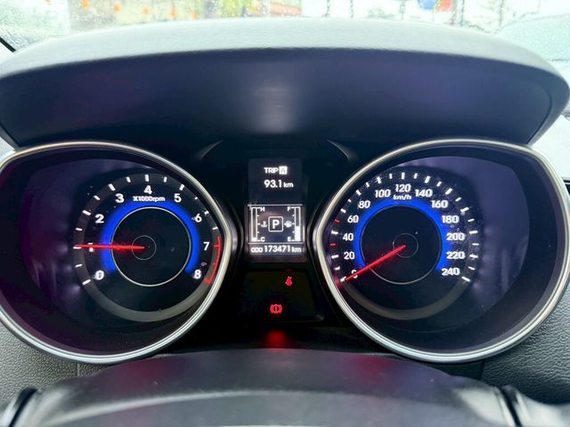 HYUNDAI現代 ELANTRA  第11張相片