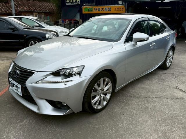 LEXUS凌志 IS 300H  第1張相片