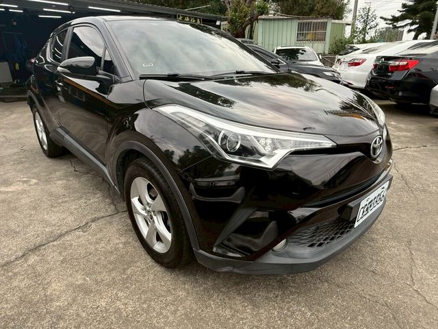 TOYOTA豐田 C-HR  第2張相片