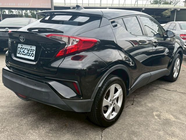 TOYOTA豐田 C-HR  第4張相片