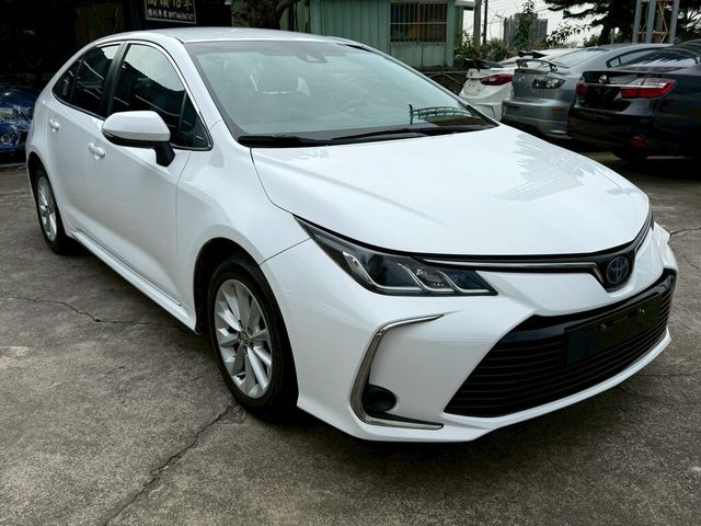 TOYOTA豐田 COROLLA ALTIS HYBRID  第2張相片