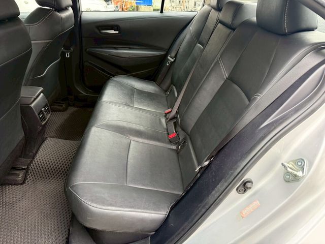 TOYOTA豐田 COROLLA ALTIS HYBRID  第7張相片