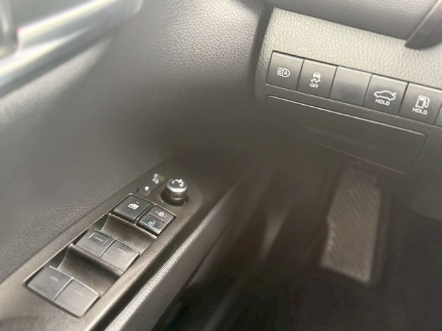 TOYOTA豐田 CAMRY  第12張相片