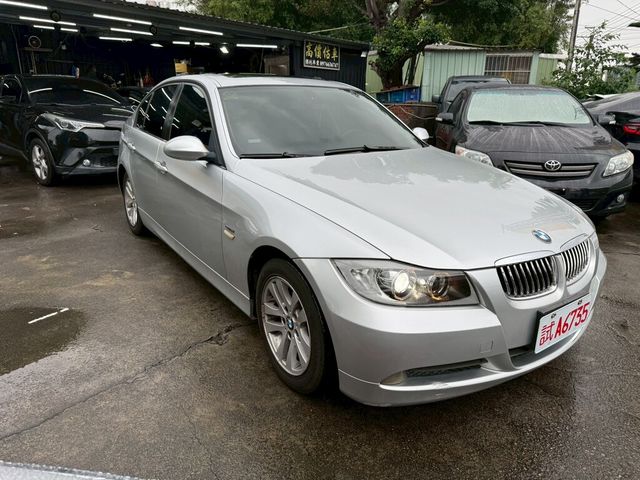 BMW寶馬 320I SEDAN ZA  第2張相片
