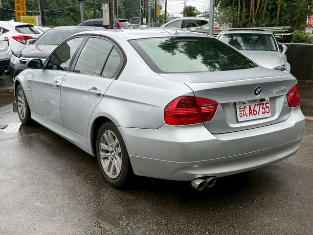 BMW寶馬 320I SEDAN ZA  第4張相片