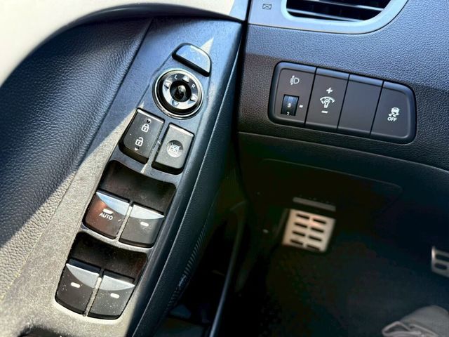 NISSAN日產 LIVINA  第3張相片