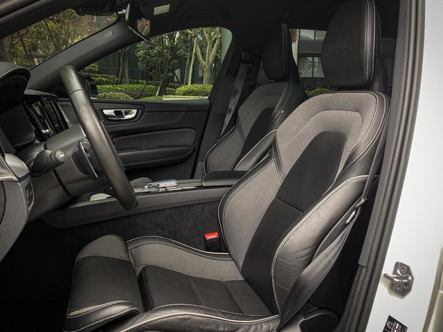 2020 VOLVO XC60  第10張相片