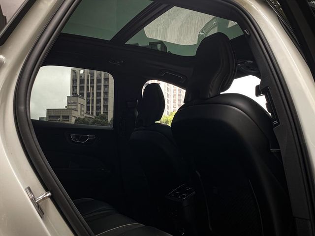 2020 VOLVO XC60  第11張相片