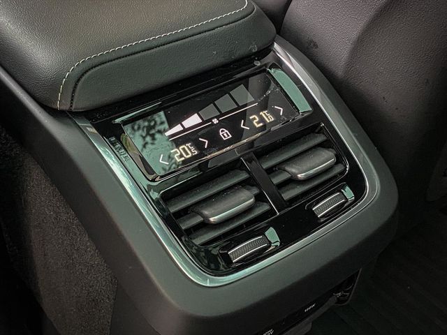 2020 VOLVO XC60  第14張相片