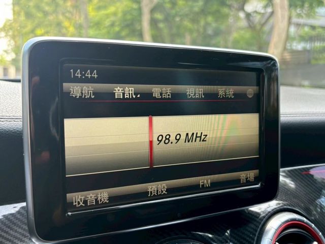 HK音響/電動座椅(含記憶功能)/AMG鋁圈/雙區恆溫空調/雙前跑車座椅/HID頭燈  第10張相片