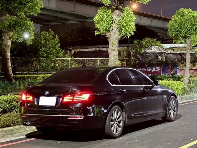 恆溫空調/270倒車顯影/電動天窗/電子手煞/定速系統/雙前座電動座椅/HID頭燈/數位儀表  第4張相片
