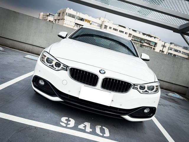 雙門COUPE//雙前座電動座椅/雙區恆溫空調/HID頭燈/M板方向盤/定速系統  第6張相片