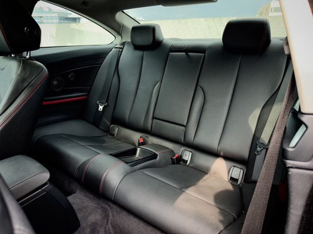 雙門COUPE//雙前座電動座椅/雙區恆溫空調/HID頭燈/M板方向盤/定速系統  第13張相片