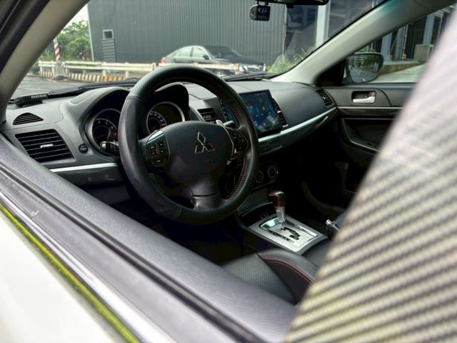 八核心安卓機/carplay/摸門解鎖/天窗/換檔撥片/電折後照鏡  第5張相片