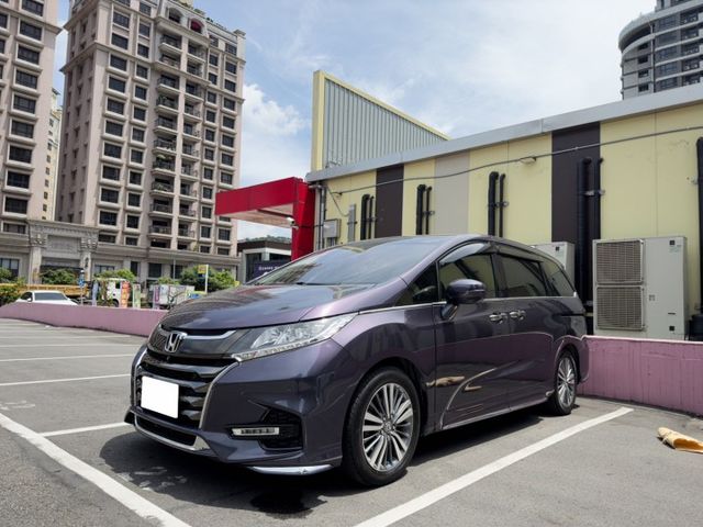大理石地板/全室氛圍燈/無電充電盤/電動座椅/三區恆溫/ACC跟車/雙側電滑門/天窗/雙前電熱椅  第1張相片