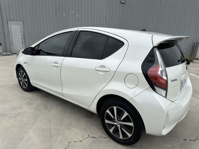 TOYOTA豐田 PRIUS C  第1張相片
