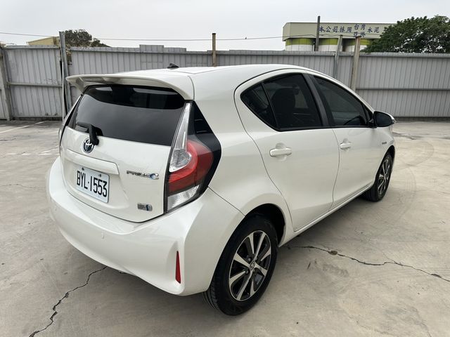 TOYOTA豐田 PRIUS C  第3張相片