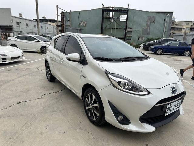 TOYOTA豐田 PRIUS C  第4張相片