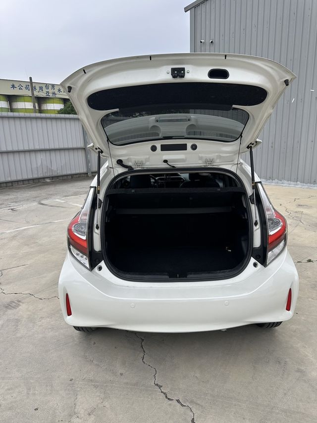 TOYOTA豐田 PRIUS C  第5張相片