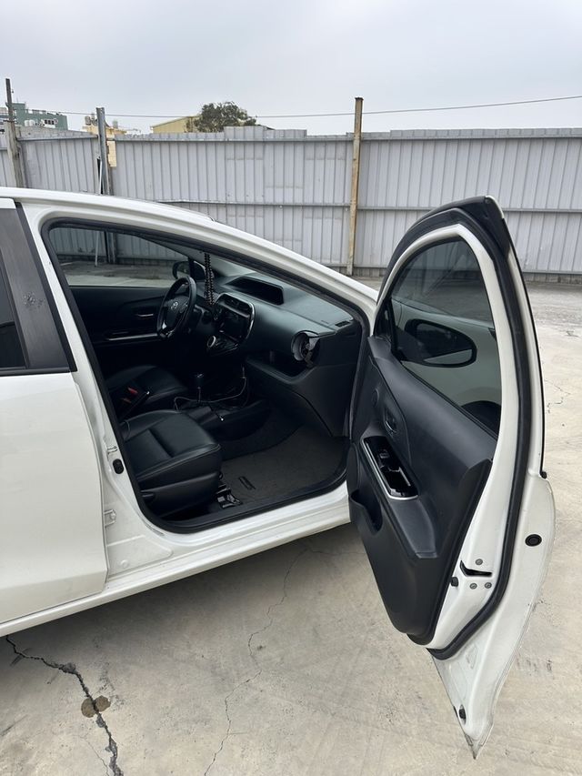 TOYOTA豐田 PRIUS C  第7張相片
