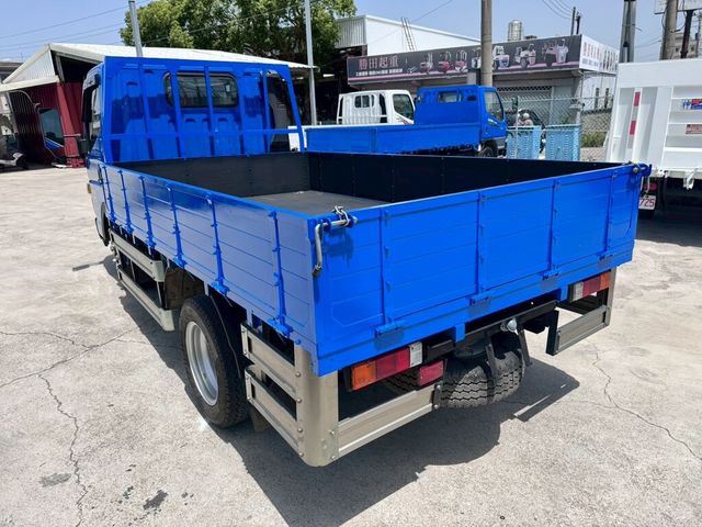 MITSUBISHI三菱 CANTER  第11張相片