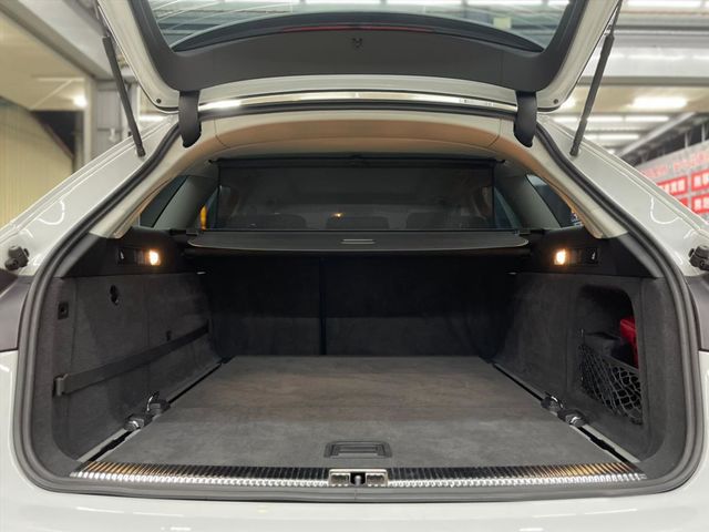 AUDI A6 AVANT 40TFSI  第8張相片
