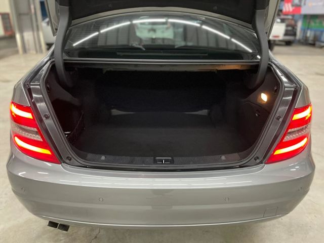 BENZ W204 C180  第7張相片