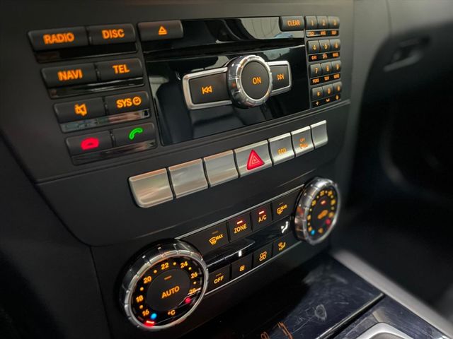 BENZ W204 C180  第15張相片