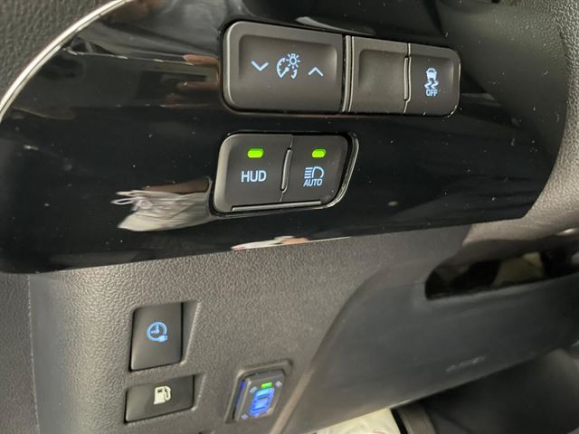 TOYOTA PRIUS PHV  第11張相片