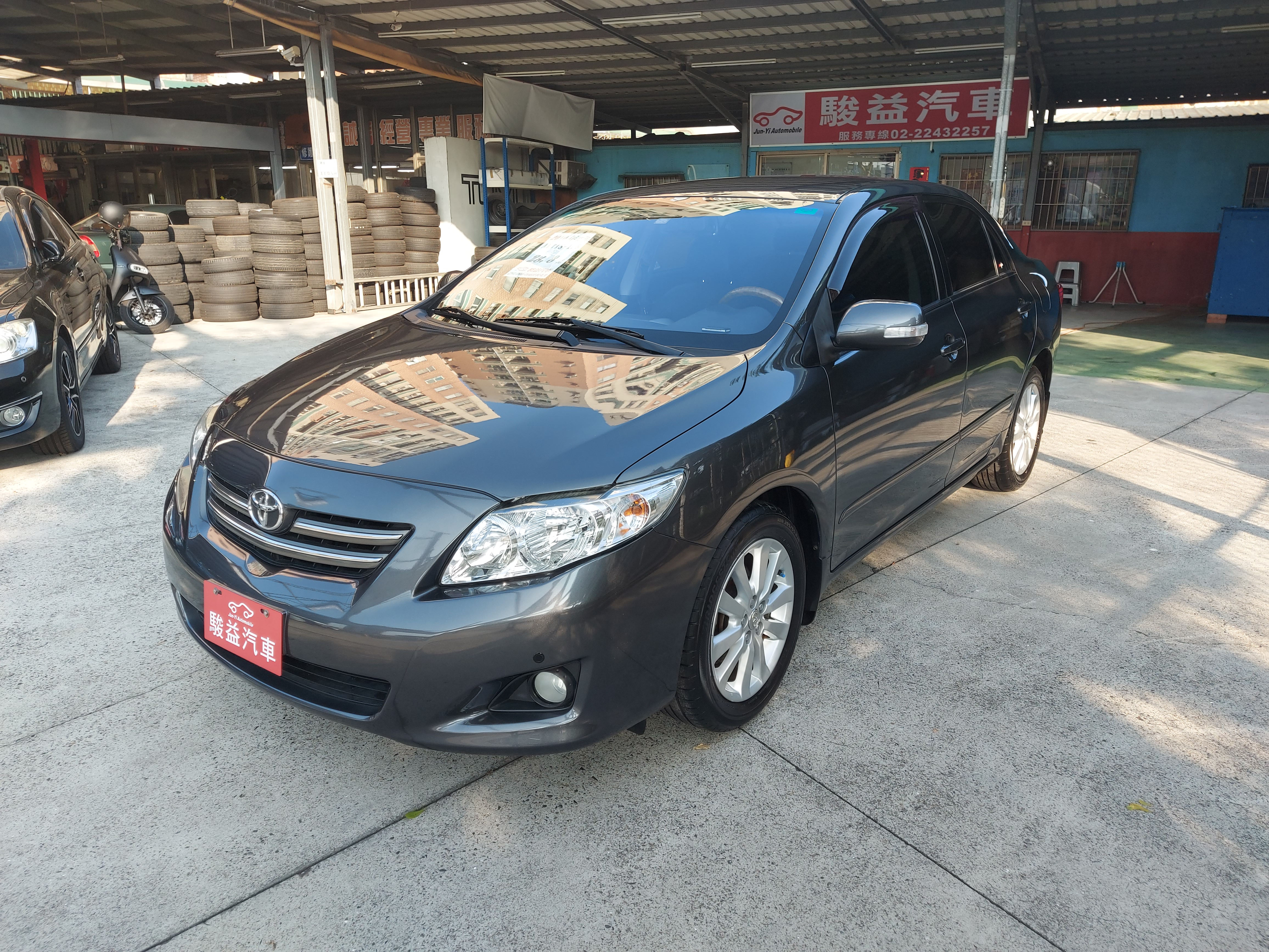 2010年ALTIS-1.8E版頂級HID頭燈～16吋鋁圈  第1張相片