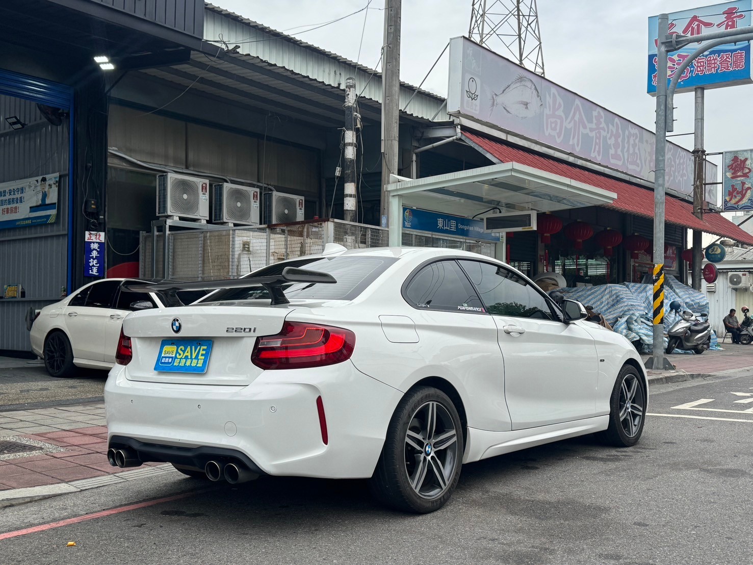 2015 BMW 220I M2外觀都幫你改好了  第4張相片