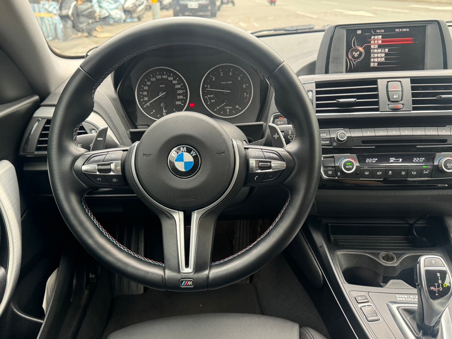 2015 BMW 220I M2外觀都幫你改好了  第5張相片