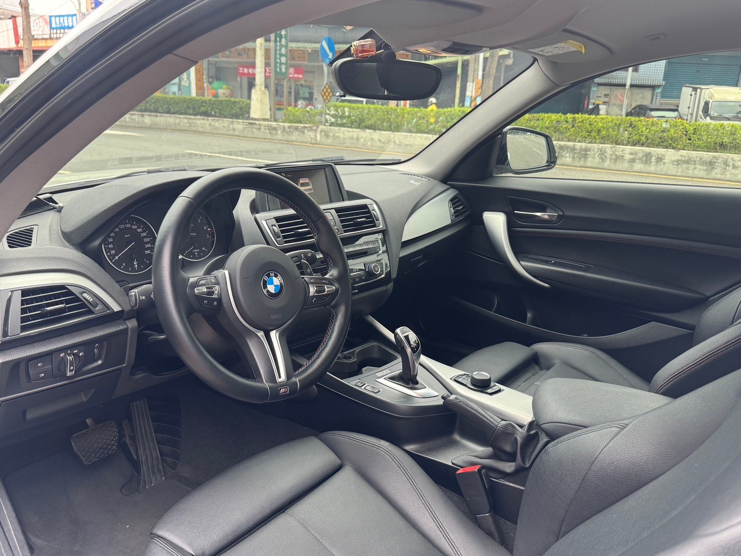2015 BMW 220I M2外觀都幫你改好了  第6張相片