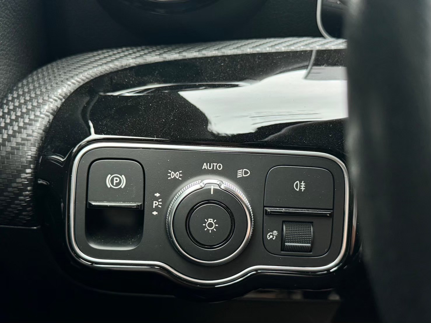 2019 BENZ A180  便宜入門級BENZ  第11張相片