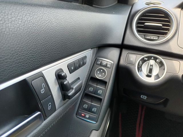 M-BENZ C200  第7張相片