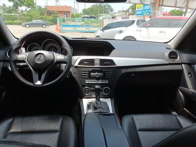 M-BENZ C200  第12張相片