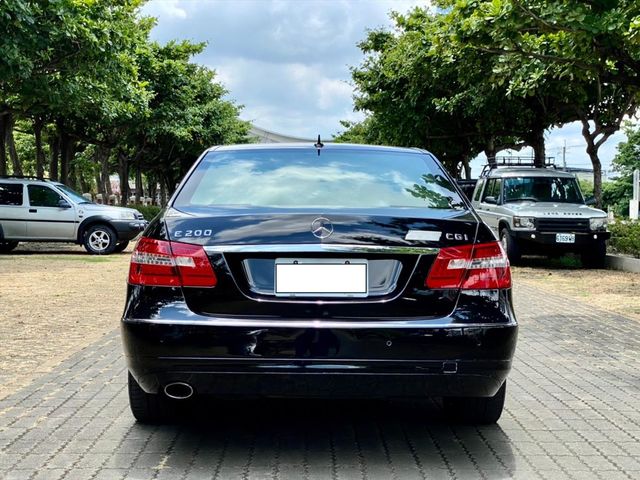 2010年 BENZ E200 CGI  第4張相片