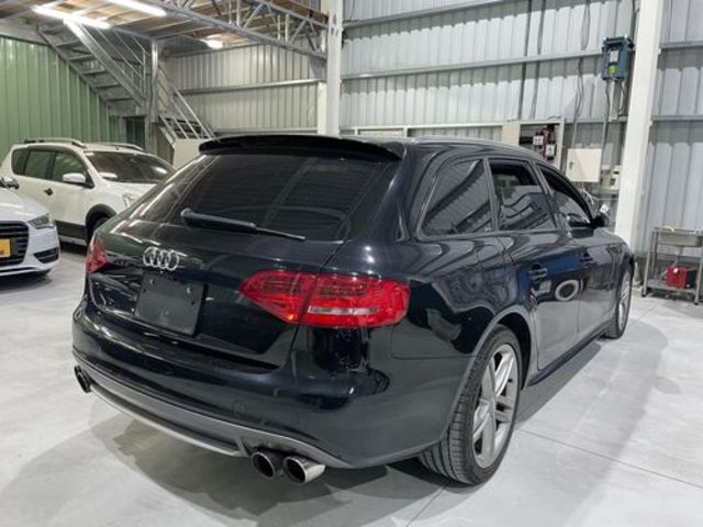 AUDI奧迪 S4  第4張相片