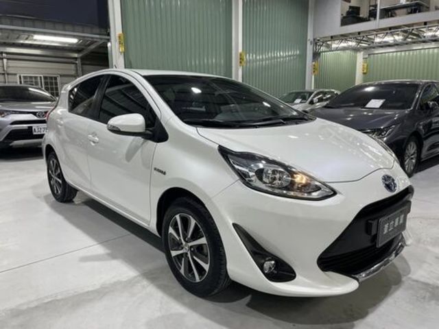 TOYOTA豐田 PRIUS C  第3張相片