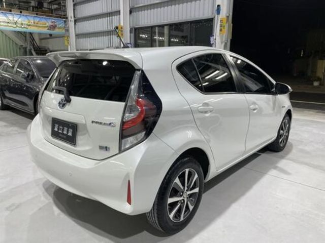 TOYOTA豐田 PRIUS C  第5張相片