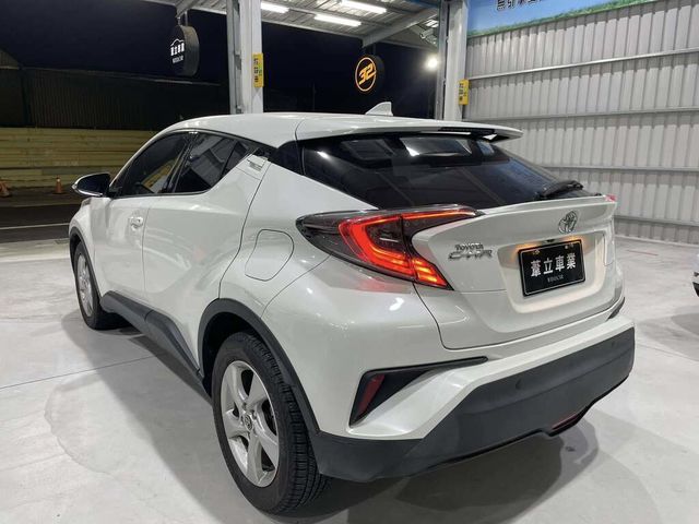 TOYOTA豐田 C-HR  第4張相片