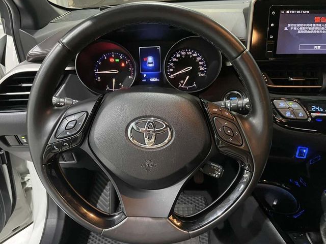 TOYOTA豐田 C-HR  第8張相片