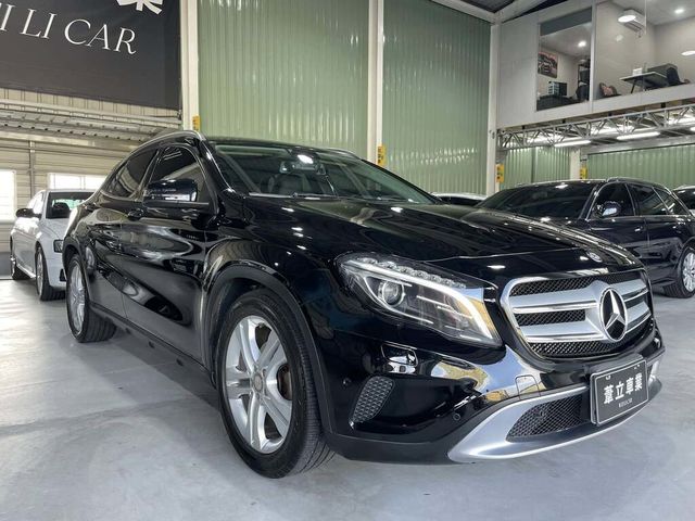 M-BENZ賓士 GLA200  第3張相片