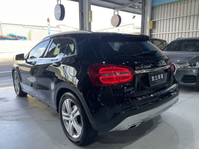M-BENZ賓士 GLA200  第6張相片
