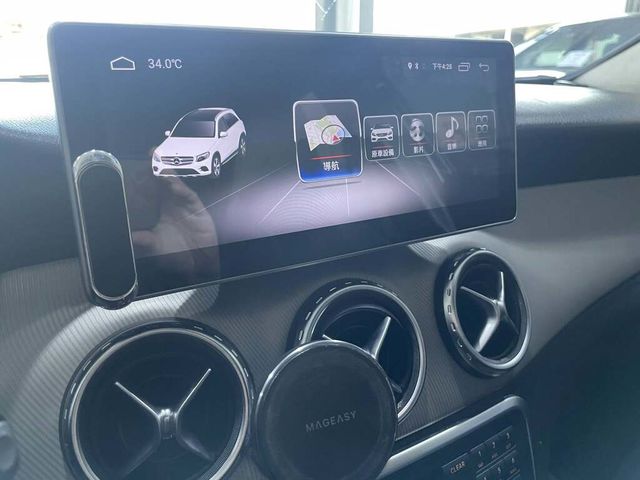 M-BENZ賓士 GLA200  第16張相片