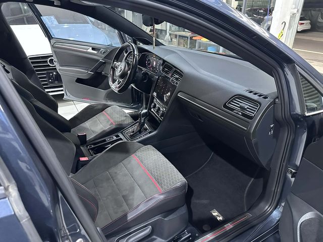 VOLKSWAGEN福斯 GOLF GTI  第15張相片
